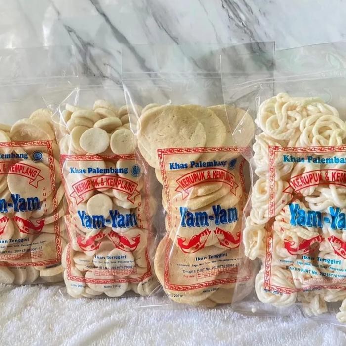 

Paket 1kg kerupuk kemplang mix super (kc,peser,mini,sanggul)