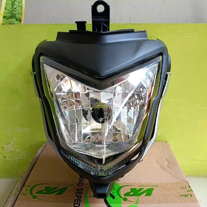 CB 150R*Reflektor/Lampu Depan+Batok Motor Honda CB 150R 2012-2015