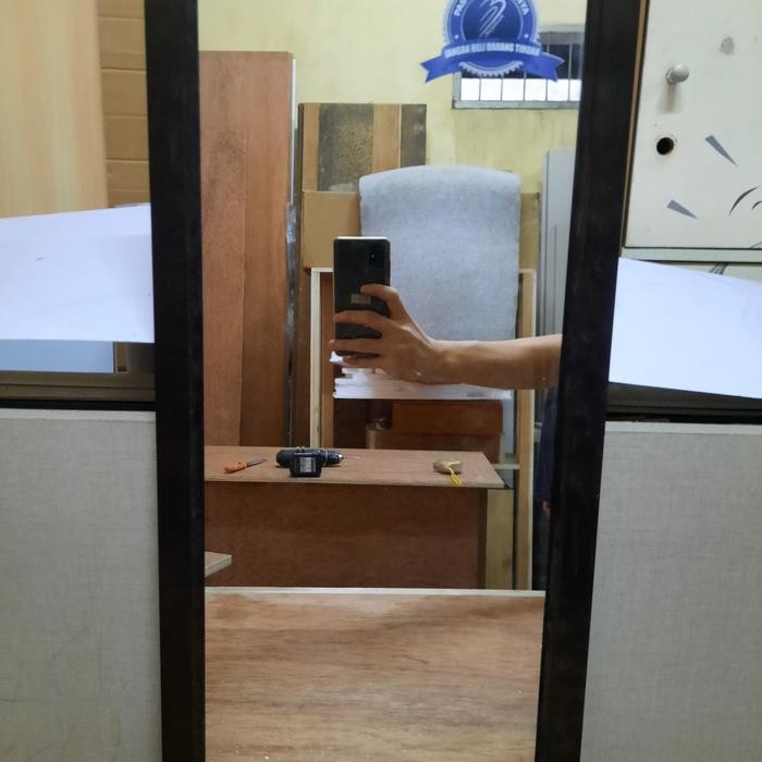 kaca cermin bingkai aluminium