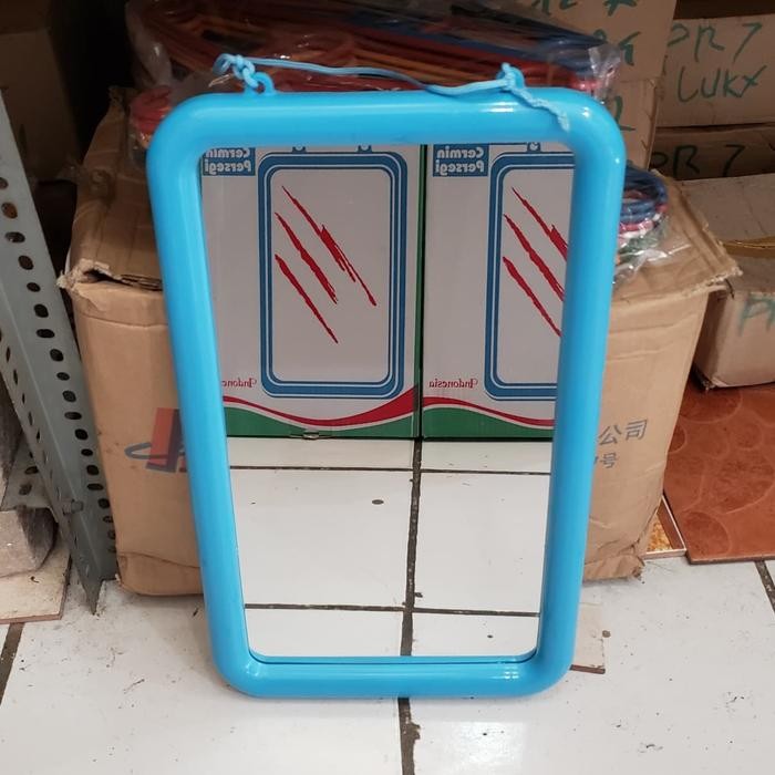 Kaca / Cermin Gantung Maspion Kotak / Segi