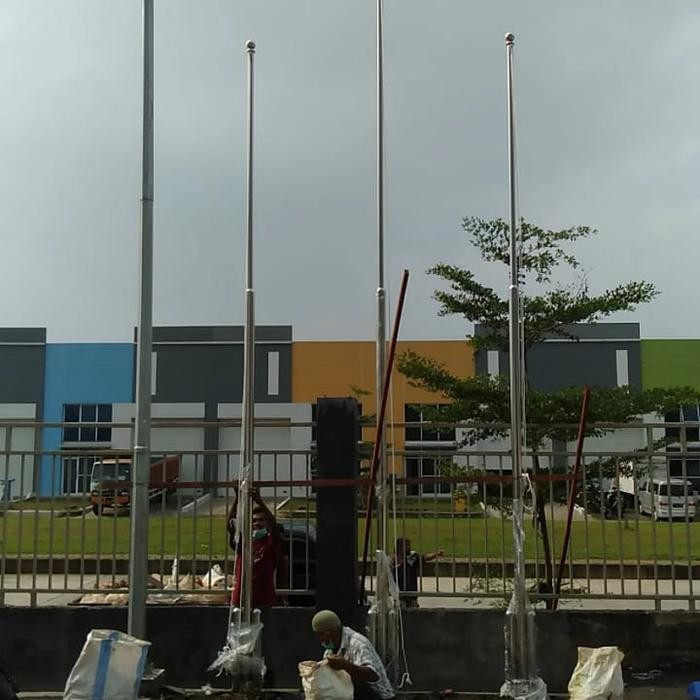 Tiang Bendera Stainless Steel Outdoor Terbatas