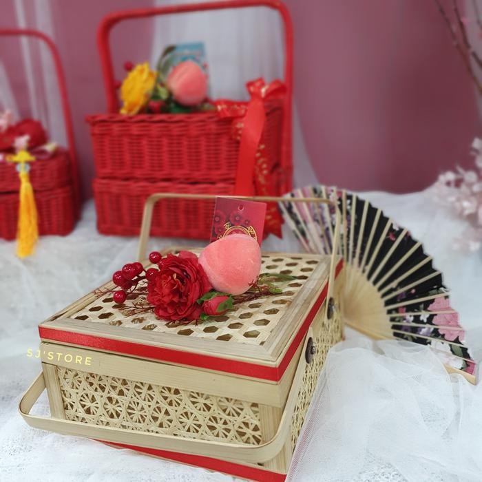 

Box hampers imlek kue chinese new year 2021