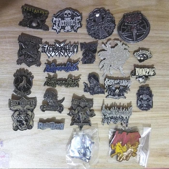 

AT METAL COR PIN/BADGE JUAL SATUAN ACCESORIES BAND METAL LIMITED
