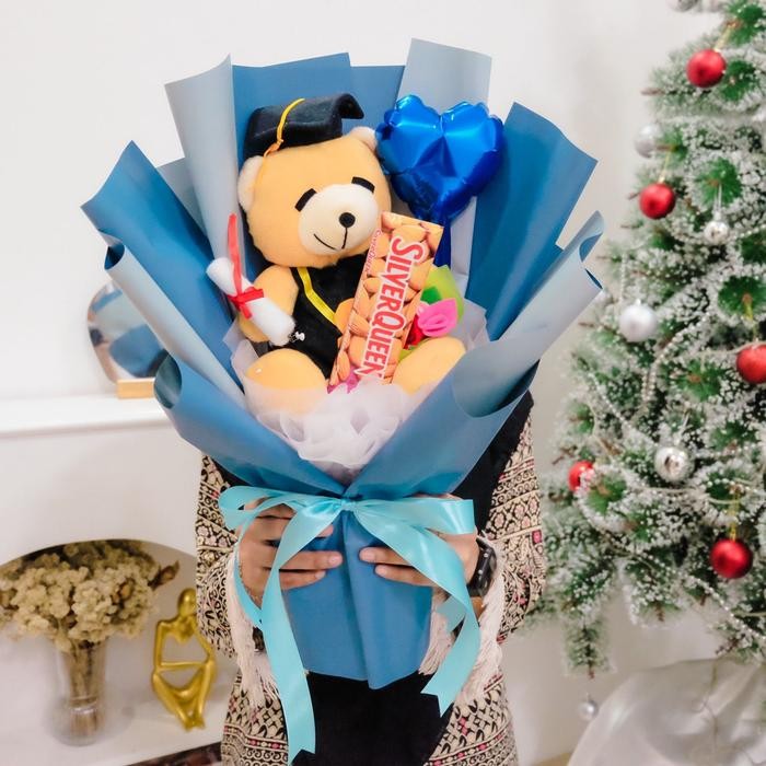 

Hand Bouquet Coklat Boneka Wisuda / Buket Snack Graduation Kelulusan
