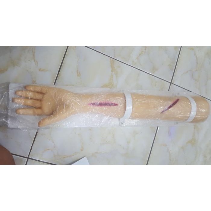 Phantom Boneka Manekin Alat Peraga Kesehatan Lengan Luka Jahit