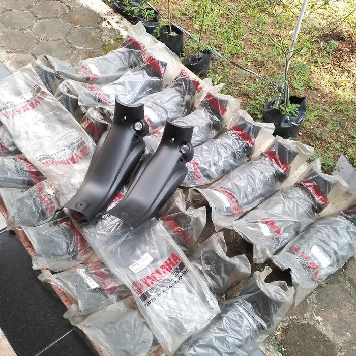 Paling Laris Cover Dek Kunci Legshield Tengah Jupiter Z 2003-2008 Original Ygp