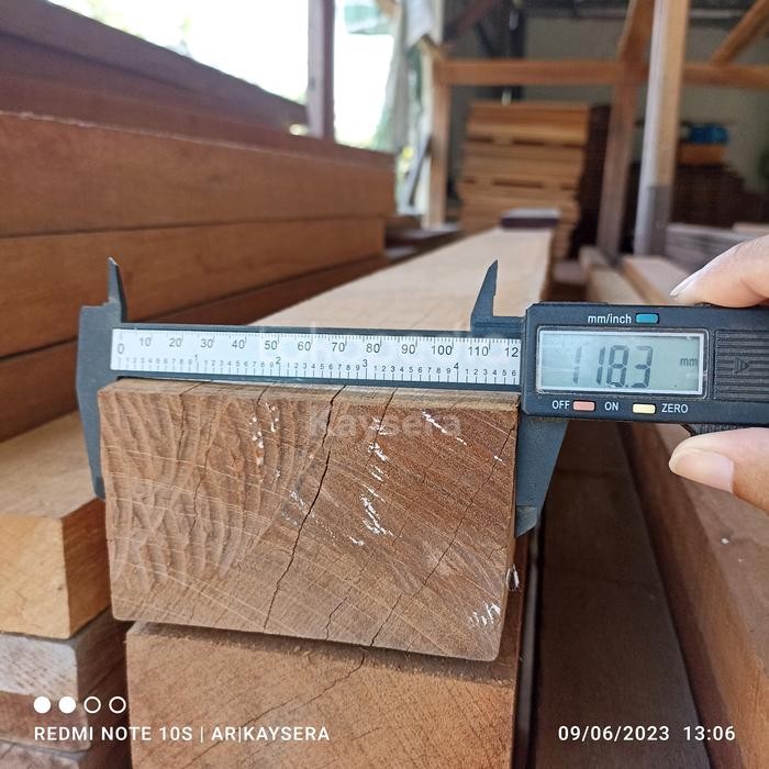 Balok Kayu Bengkirai Bangkirai Kalimantan Super 8 x 12 x 300 cm *