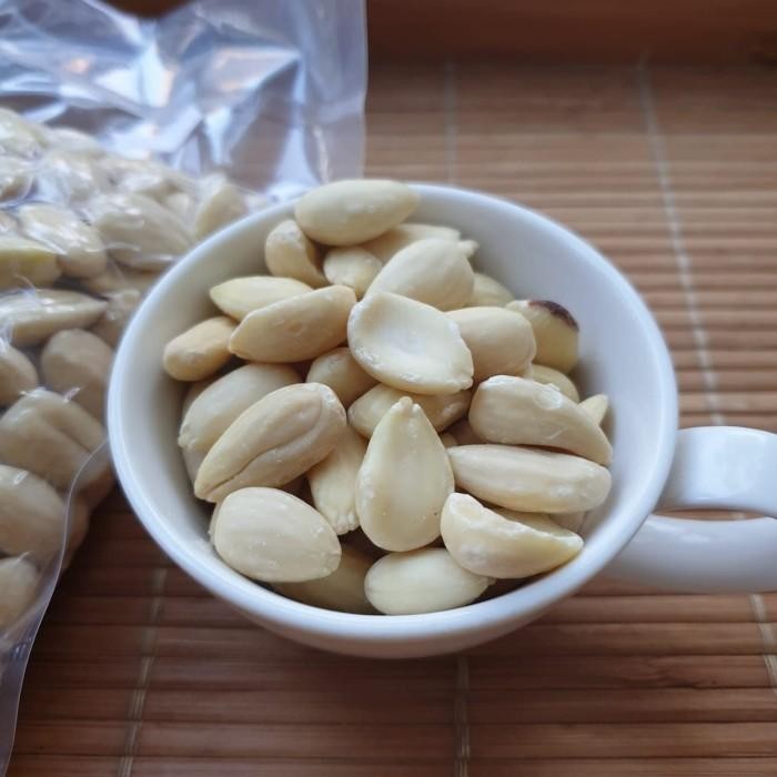 

(Expert) Kacang Almon Utuh Mentah Tanpa Kulit ( Blanched Whole Almond ) - 1000g