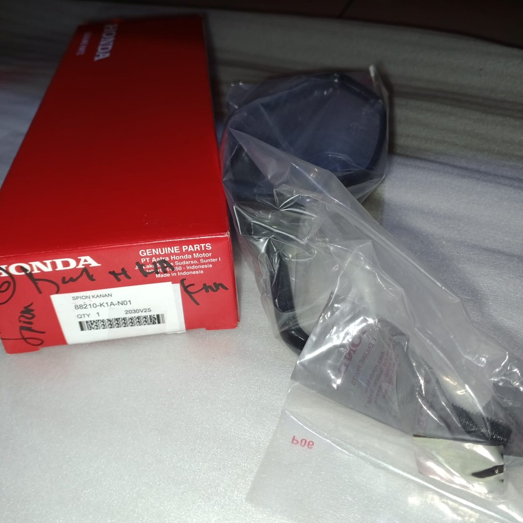 AHM 88210K1AN01 SPION KANAN H BEAT NEW ESP K1A TUTUP MUR KARET ORIGINAL