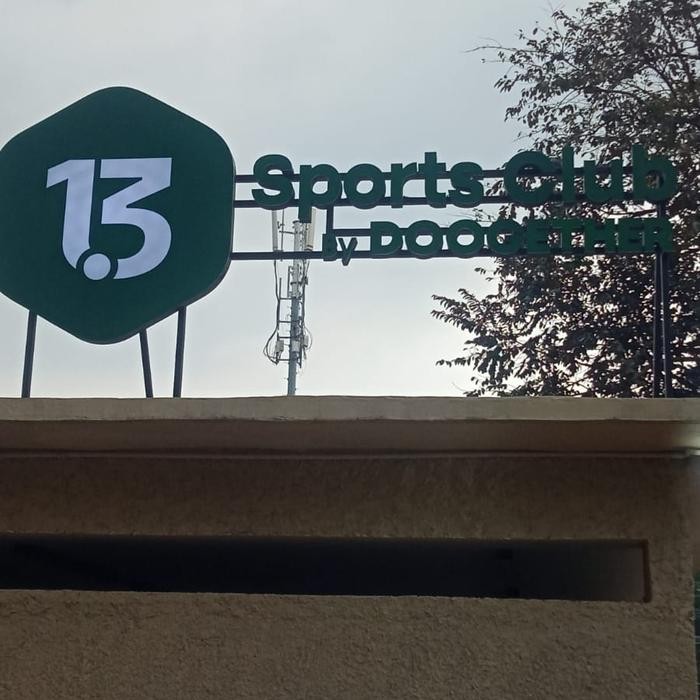 Neonbox Pylon Totem Sign Latter Sign Huruf Timbul 1.3Sportclub Hiasan Dinding