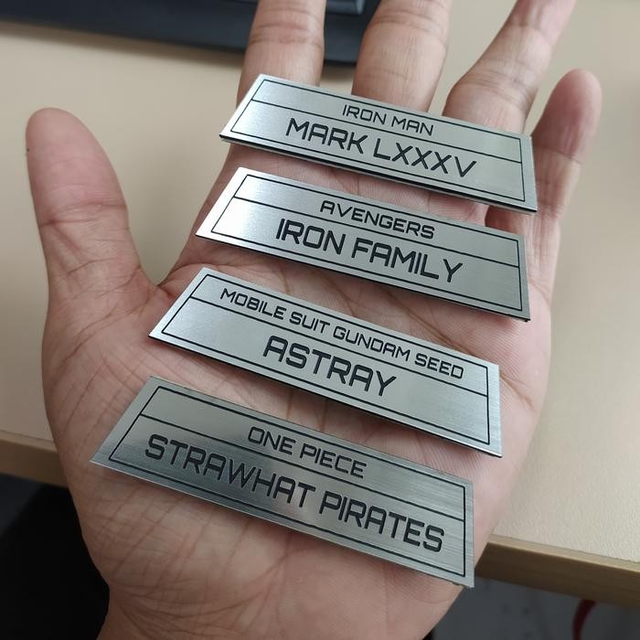 Nameplate Panel Listrik Silver Warna Aluminium Stainless Laser Ekspres