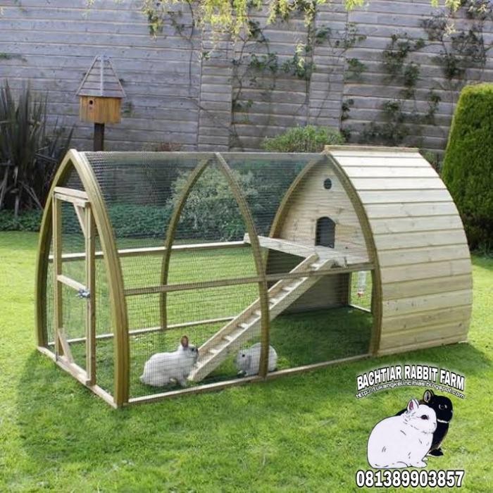 KANDANG OUTDOOR MINIMALIS BESI MOTIF KAYU UNIK KELINCI KUCING