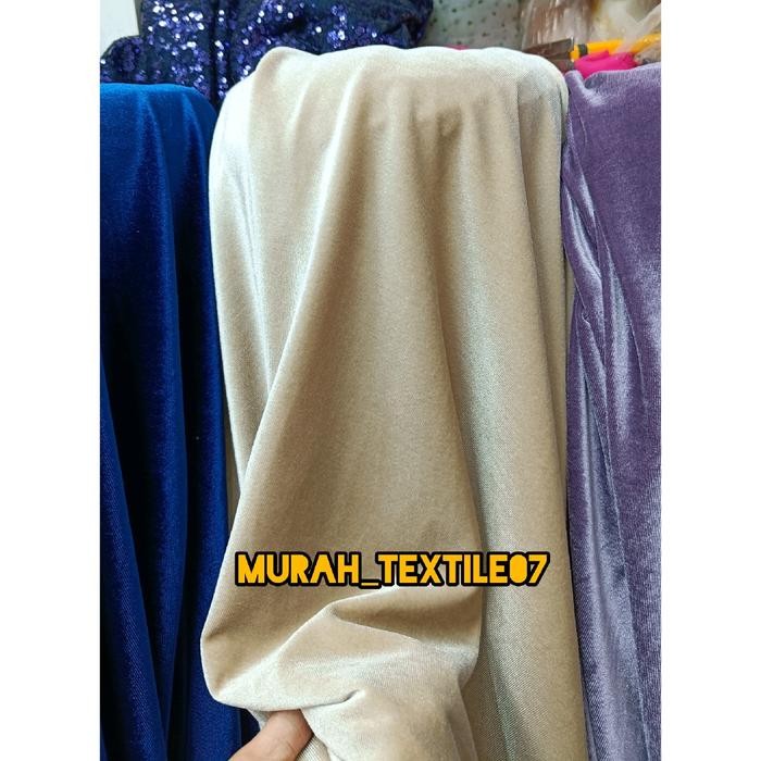 

Bahan/Kain Bludru Premium Polosan Stretch harga per setengah meter