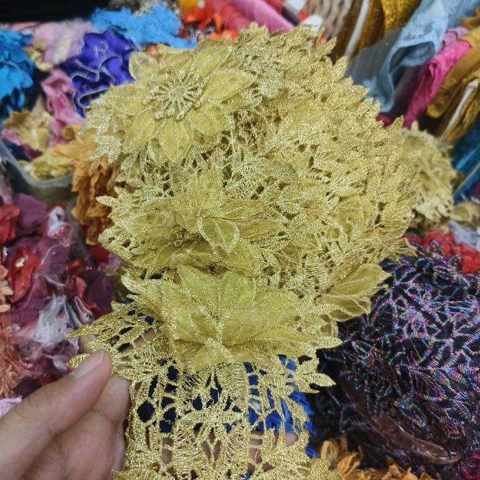 

Renda Bordir Bunga timbul/renda bunga timbul meteran harga per 45cm