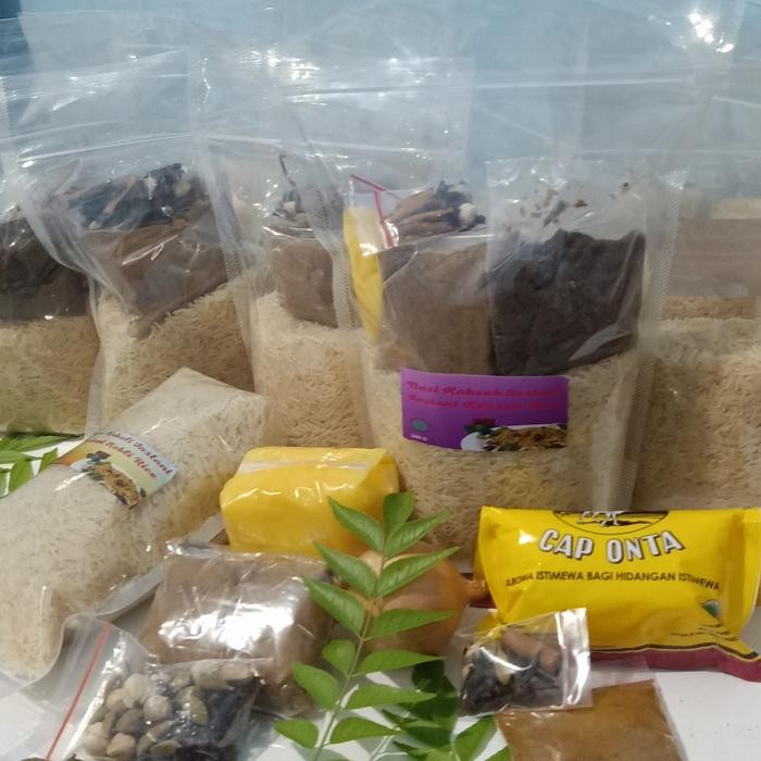 

Bumbu Kebuli Dan Beras Basmati 1Kg Paket Lengkap Siap Masak -Gratisongkir