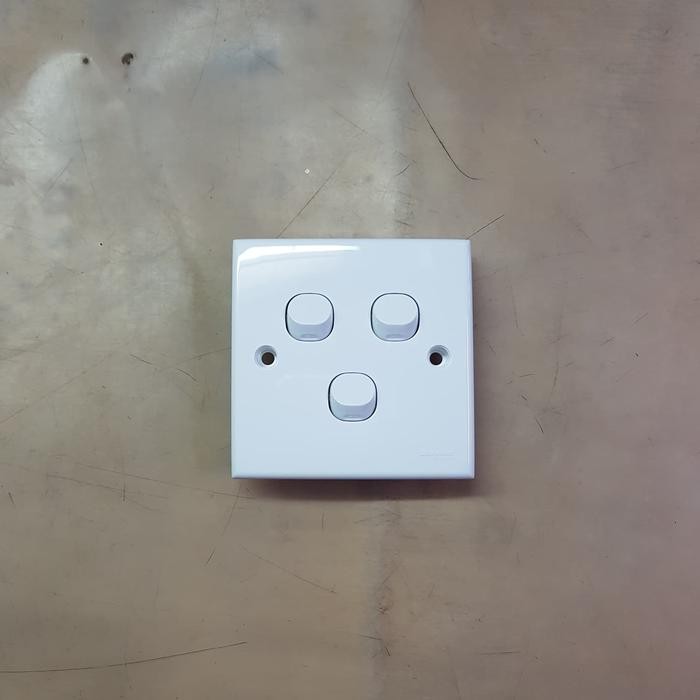 New Trend Schneider Saklar Triple 2 Arah S-Classic Clipsal Putih E33_2_3A_WE_G3 / Sakelar Tripel Hot