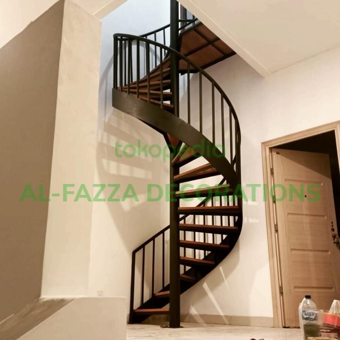 tangga spiral kayu,tangga putar, ralling tangga rumah