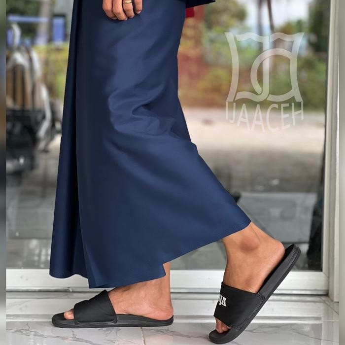 (Expert) Sarung Polos Katun Premium IjaAceh - Warna Hitam Putih Abu Coklat Navy - Keren, Muslim,