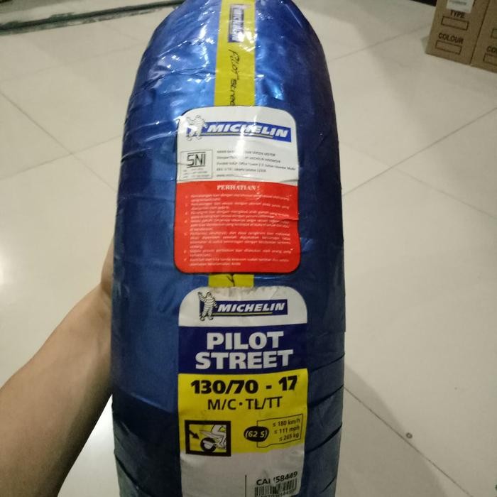 BAN LUAR MICHELIN PILOT STREET UKURAN 130/70-17 TUBELESS