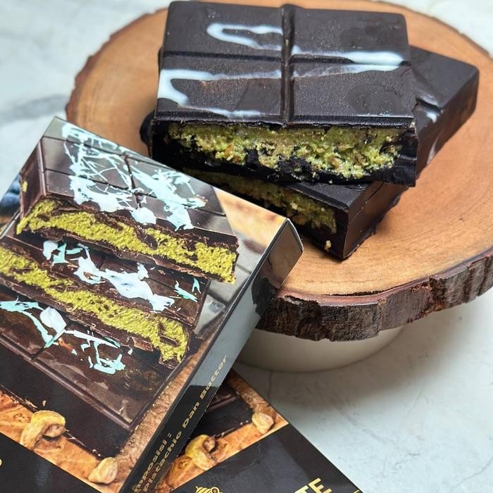 

DUBAI COKLAT KUNAFA PISTACHIO - COKELAT DUBAI KUNAFA - SNACK MAKANAN - FOOD SWEET CEMILAN CHOCOLATE