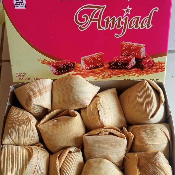 

DODOL GARUT ASLI MIX SEMUA RASA .OLEH OLEH KHAS GARUT CAMILAN SNACK MAKANAN