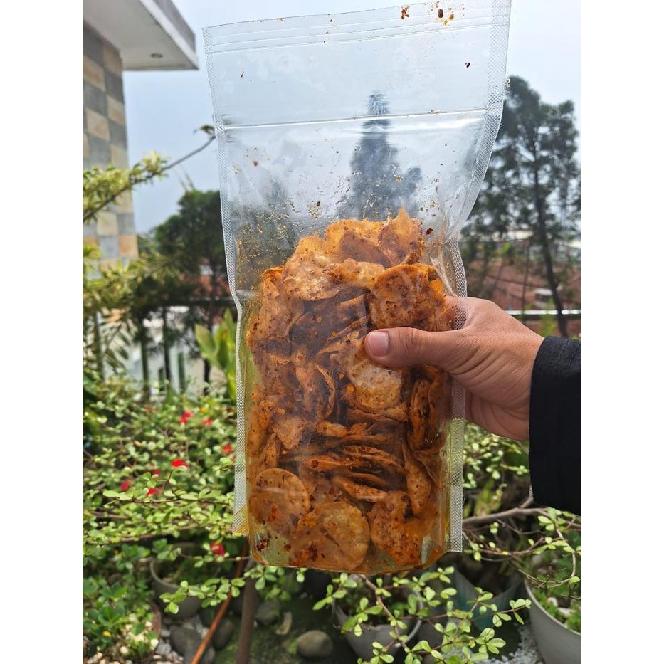 

500GR - KERIPIK PEDAS DAUN JERUK TERIGU BAYAM (GUNGEK BAYAM) RASA PEDAS CAMILAN FOOD MAKANAN SNACK