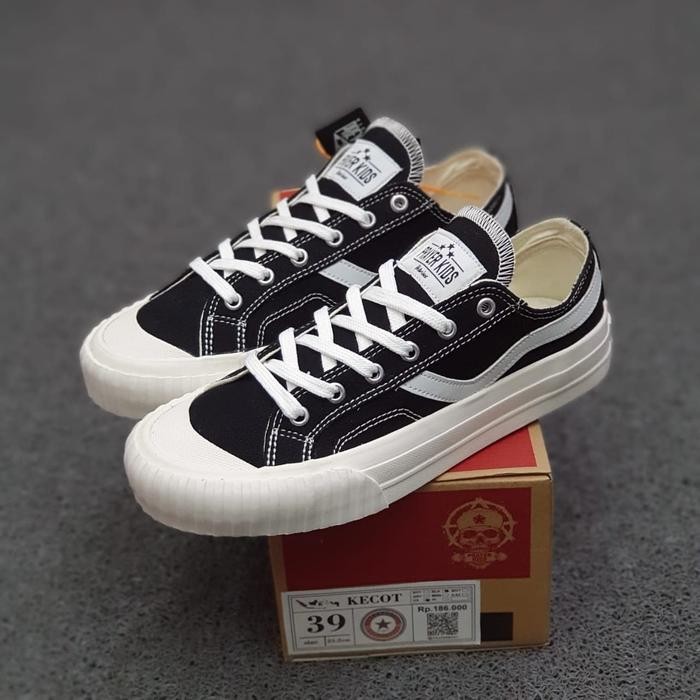 Sepatu Prayer Kids Kecot Black Wahite 39-43 Original Indonesia