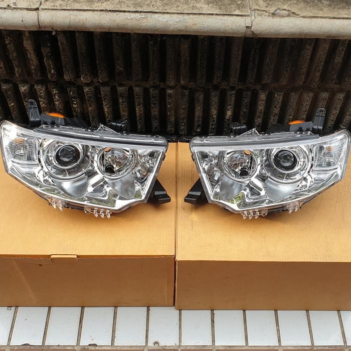 Headlamp Lampu Depan HID Asli Mitsubishi Pajero Sport Dakar