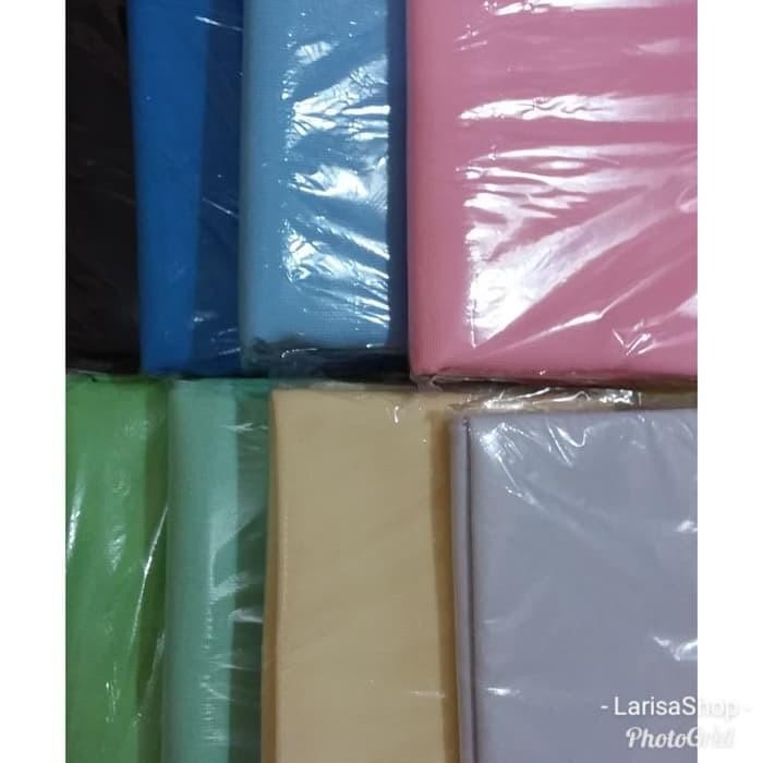 

KAIN KRISTIK / KAIN STRIMIN KOTAK KECIL KODE 1299