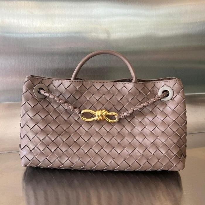 CIRATU - BV Andiamo Medium Handbag - 31cm