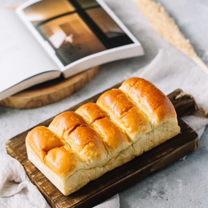 

(Allthebest) ROTI SOBEK SMOKE BEEF AND CHEESE