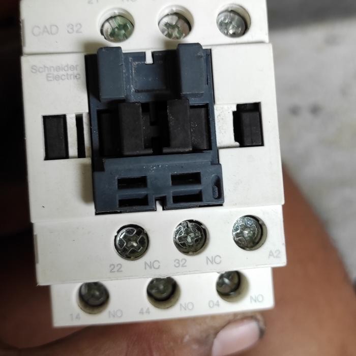kontaktor SCHNEIDER CAD32 10A AUX KONTAKTOR