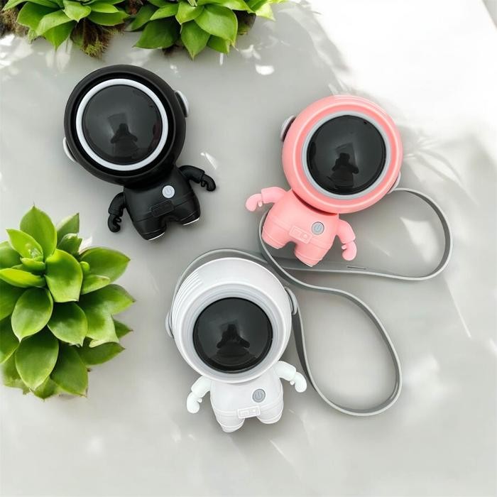 55Q8 Kipas Mini Astronot Kipas Karakter Portable Mini Fan Astronot