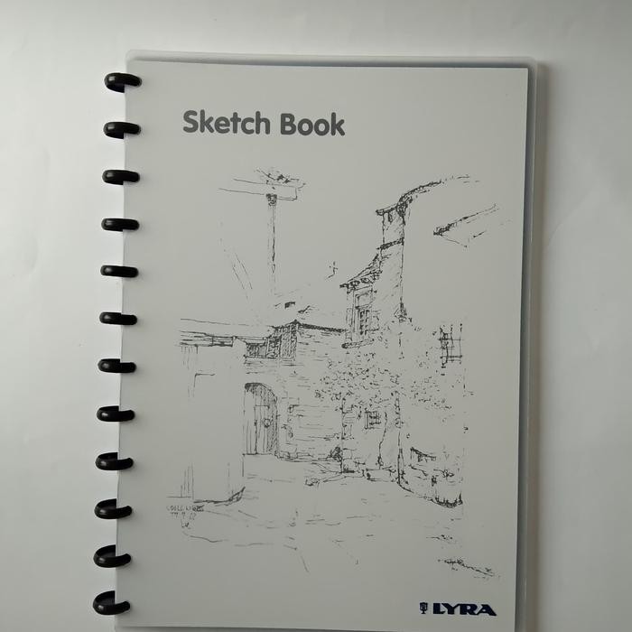 

SARI Lyra Sketch Book A4