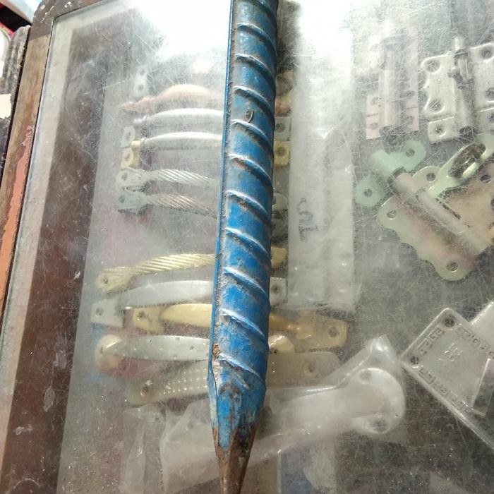 PAHAT BETON BESI ULIR 22 MM/ PAHAT TEMBOK