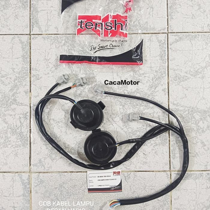 KABEL LAMPU DEPAN VARIO TECHNO 125 ( SOKET/FITTING LAMPU DEPAN )