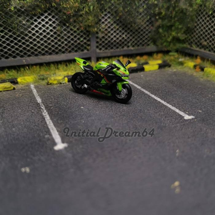 Miniatur Motor ZX25R Skala 64