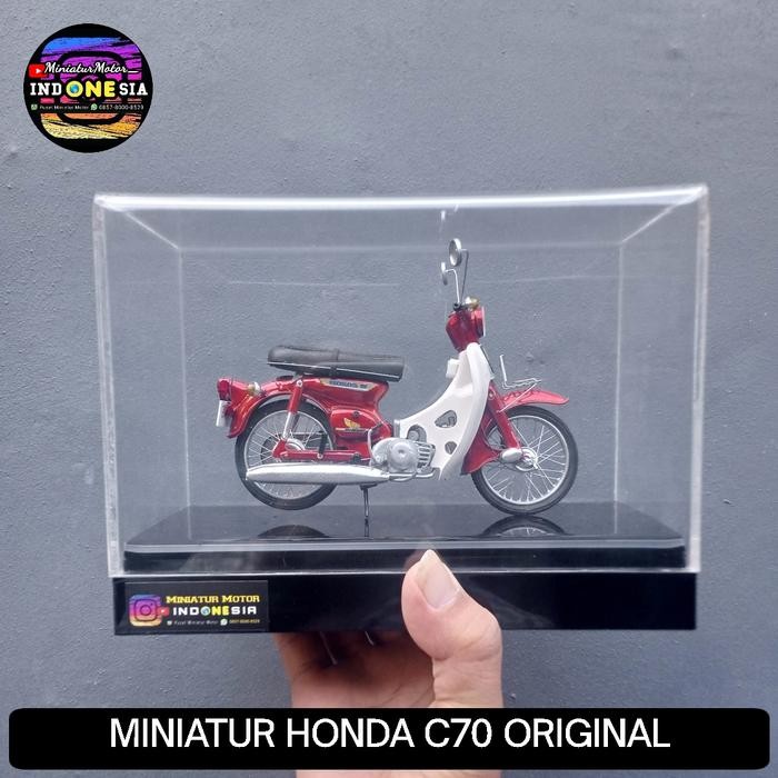 Miniatur Motor HONDA C70 + Box akrilik
