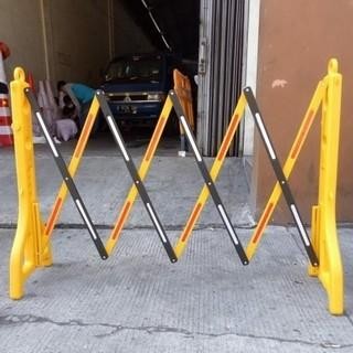 

Promo Road Barrier Lipat - Tiang Pembatas Jalan Portable