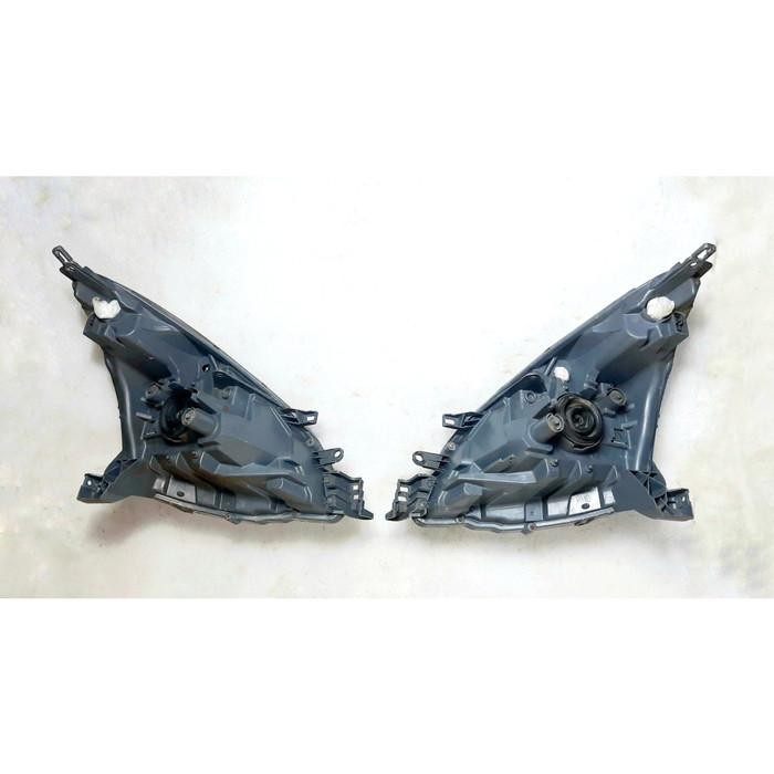 Headlamp / Lampu Depan Mobil Nissan Grand Livina Copotan