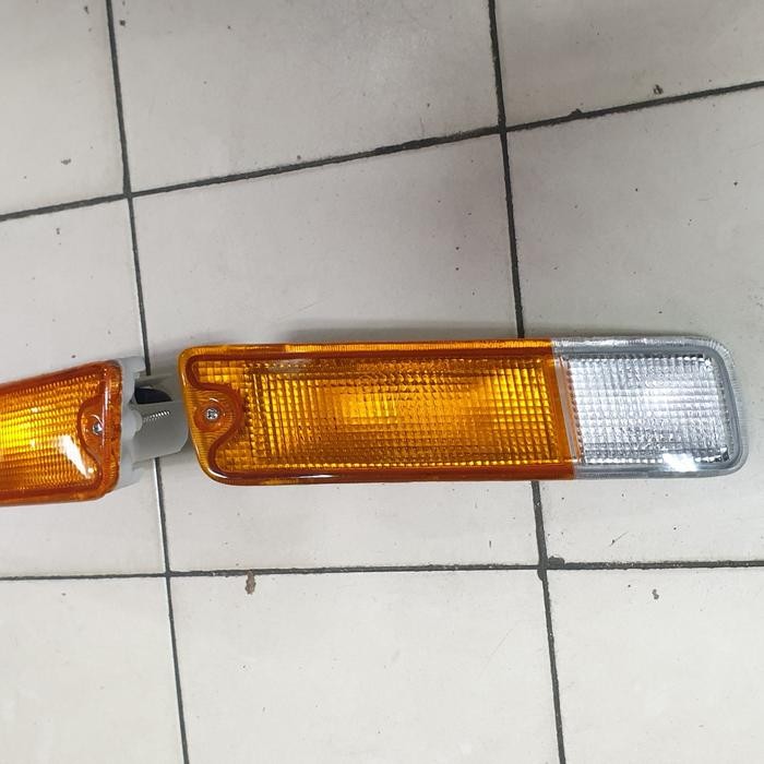 Lampu Sen Bemper Mitsubishi Strada L200