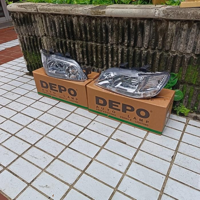 Lampu Depan Headlamp Mitsubishi Lancer Cedia