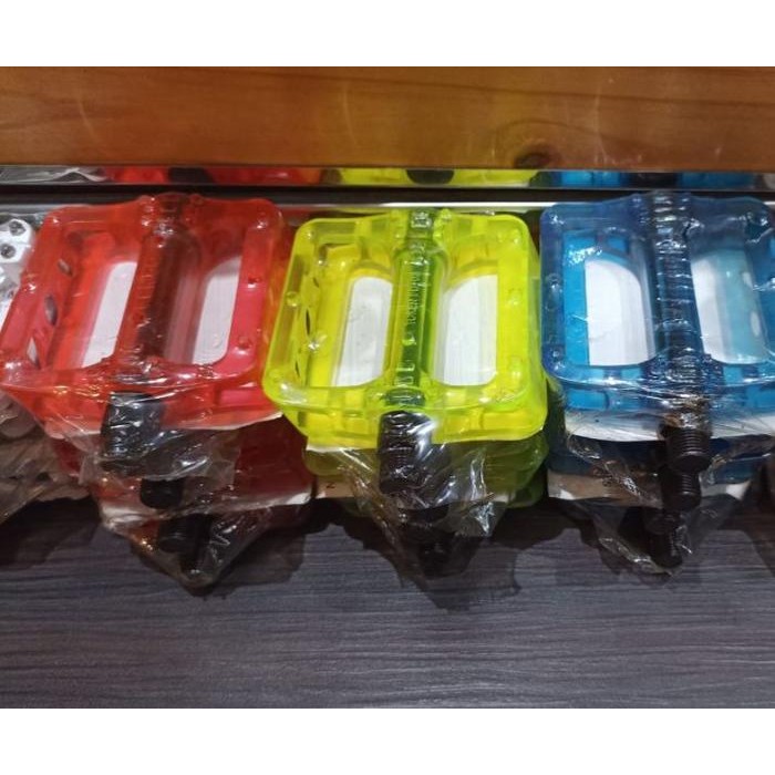 Pedal Token Injection Axle: Crmo axle