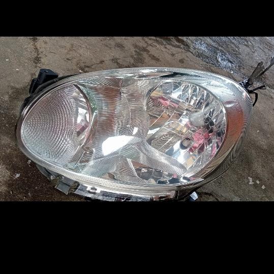 headlamp lampu depan Nissan march