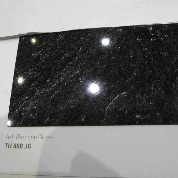 

TACO HPL ASH RAMONE GLOSS KILAP 888JG