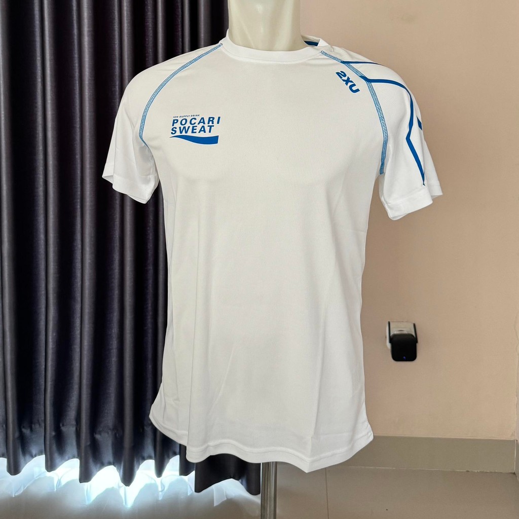 Jersey Finisher Marathon Lomba Pocari Sweat Bandung 2023 merk 2xu Warna Putih Size S Jen Dry Fit