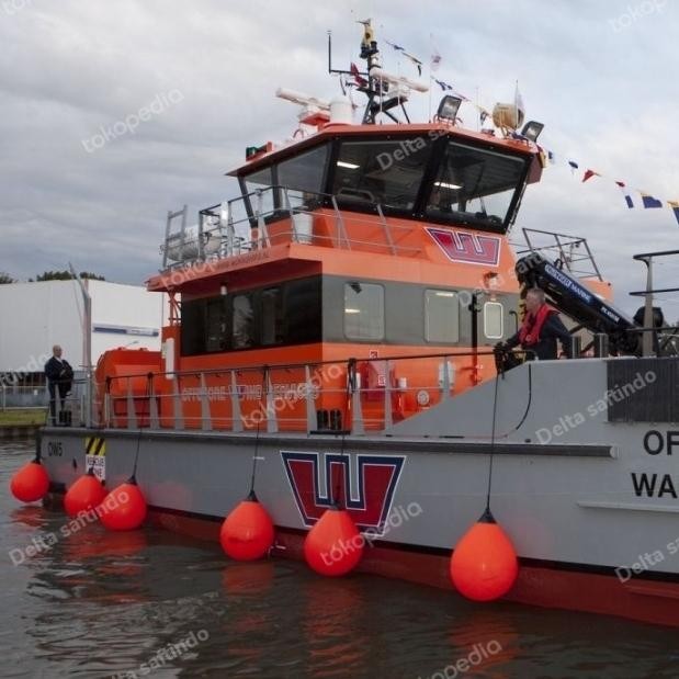 Pelampung Sandar Kapal Polyform Fender A6 Buoy Yacht Balon Berkualitas