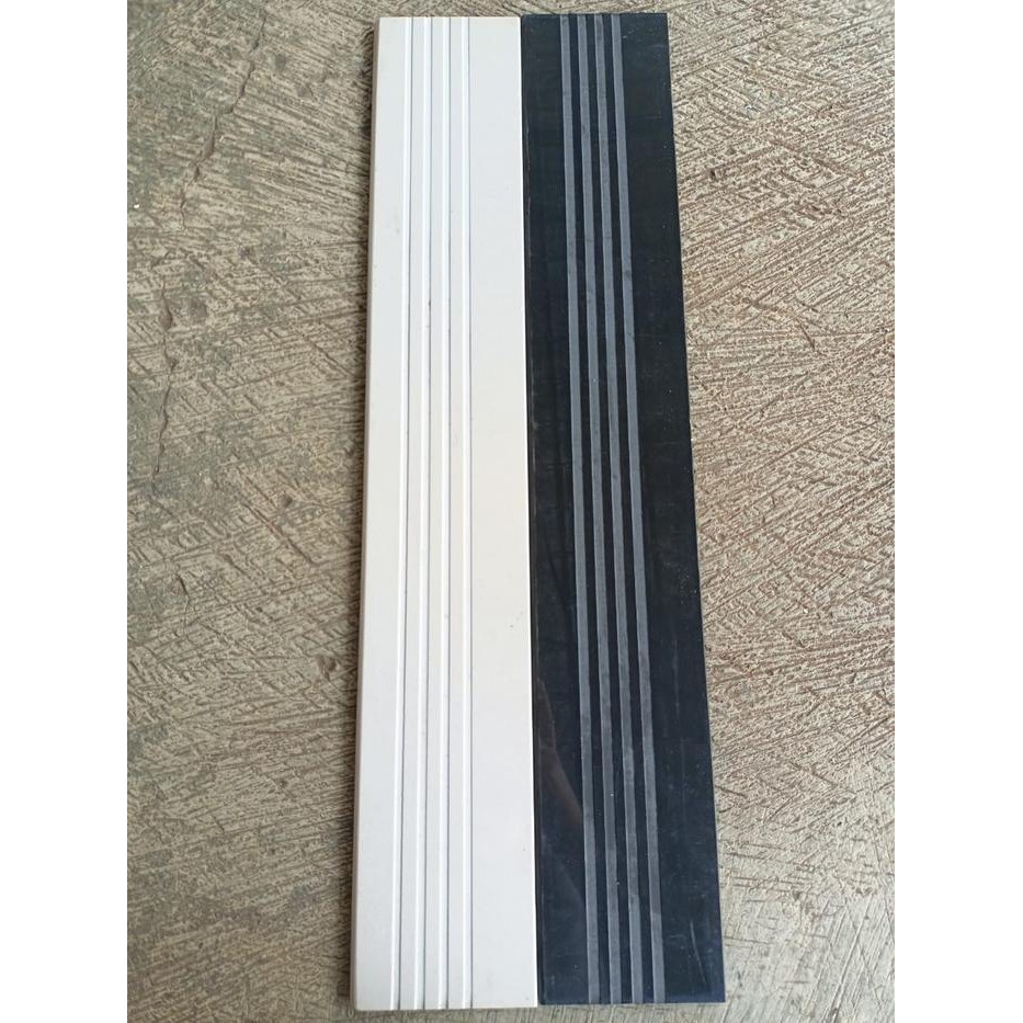 STEPNOSING GRANIT / LIS TANGGA/ ANTI SLIP TANGGA UKURAN 10 X 60 CM KODE 192