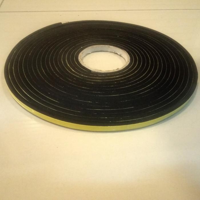 

Stok Baru sponge tape / foam tape /sponge stiker/ single tape 5mm x 15mm x 10mtr