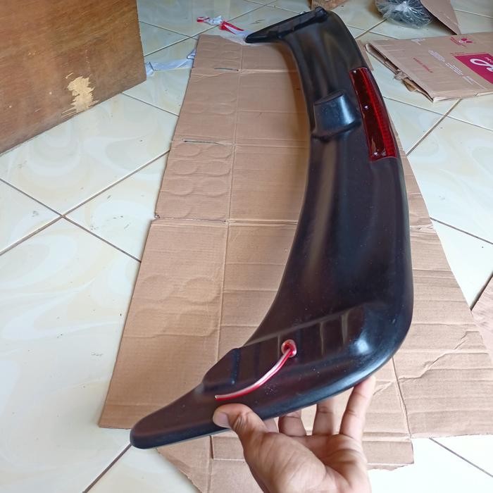 Berkualitas Spoiler Ford Laser Plus Lampu